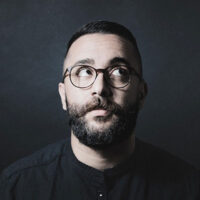 dd2026_portratt_ashkan_01